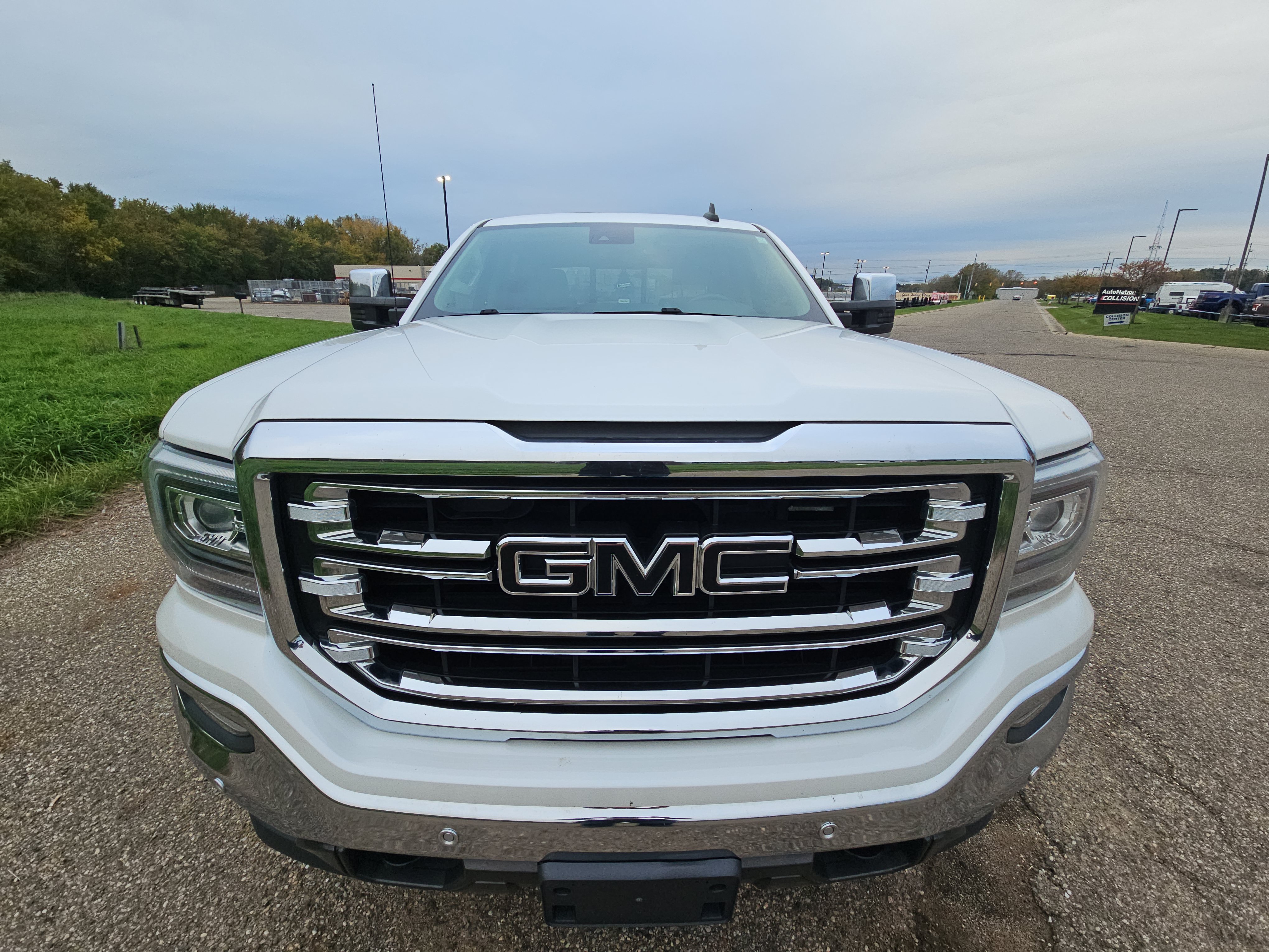 Used 2018 GMC Sierra 1500 SLT AWD/4WD image 10