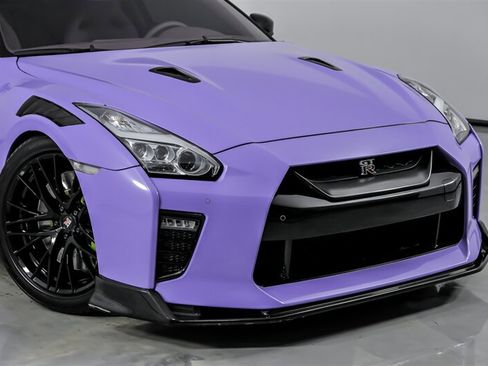Used 2020 Nissan GT-R Premium AWD/4WD image 3