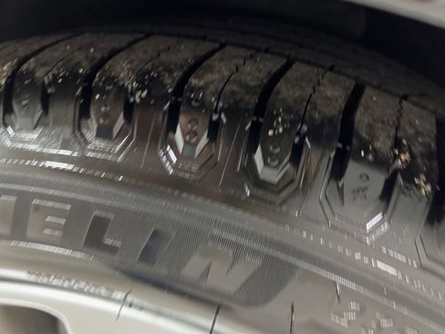 Used 2020 Chevrolet Camaro LT image 36