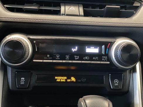 Used 2021 Toyota RAV4 LE image 21