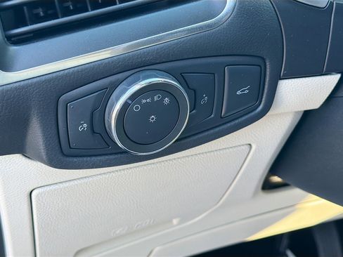 Used 2018 Ford Edge Titanium w/ Equipment Group 301A image 10