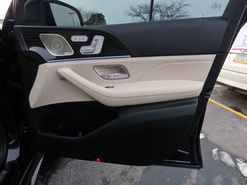 Used 2024 Mercedes-Benz GLE 450 4MATIC image 11