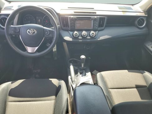 Used 2018 Toyota RAV4 LE FWD image 11
