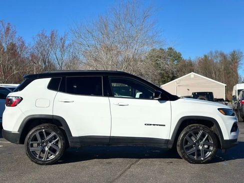New 2026 Jeep Compass Limited AWD/4WD image 7