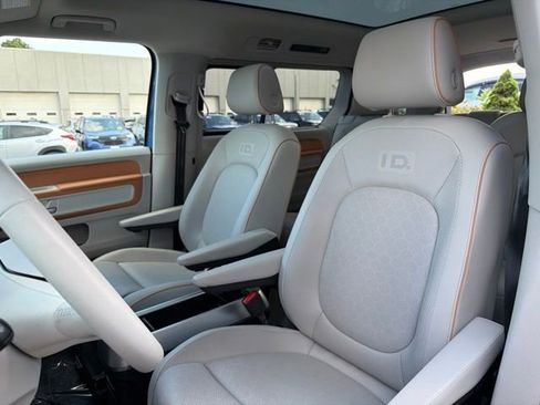 Used 2025 Volkswagen ID. Buzz 1st Edition AWD/4WD image 15