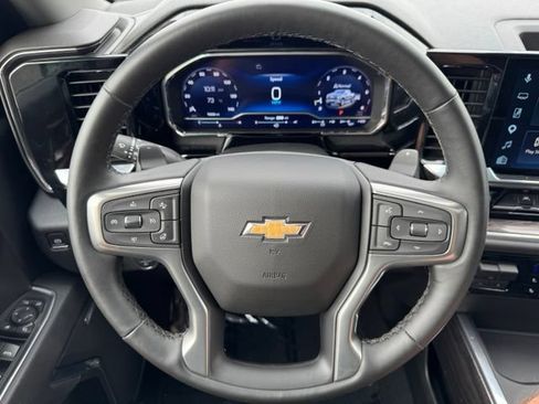 Used 2025 Chevrolet Silverado 1500 LTZ AWD/4WD image 27