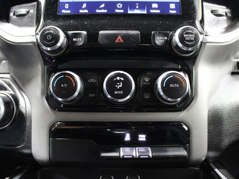 Used 2022 RAM 1500 Big Horn AWD/4WD image 17