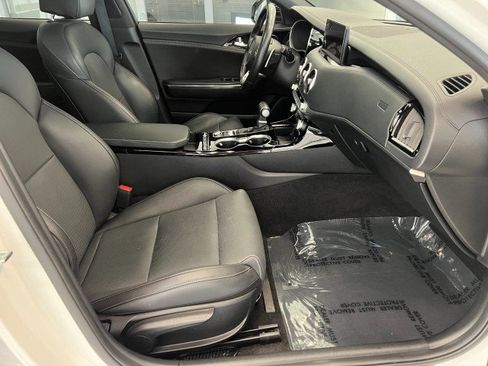 Used 2022 Kia Stinger GT-Line AWD/4WD image 13