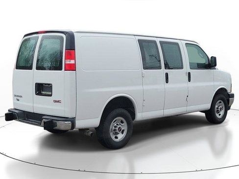 Used 2024 GMC Savana 2500 w/ Driver Convenience Package RWD image 4