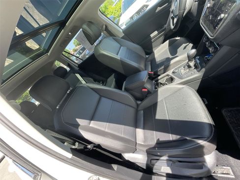 Used 2021 Volkswagen Tiguan SEL AWD/4WD image 22