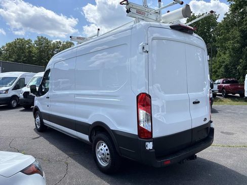Used 2023 Ford Transit 250 Medium Roof AWD image 5