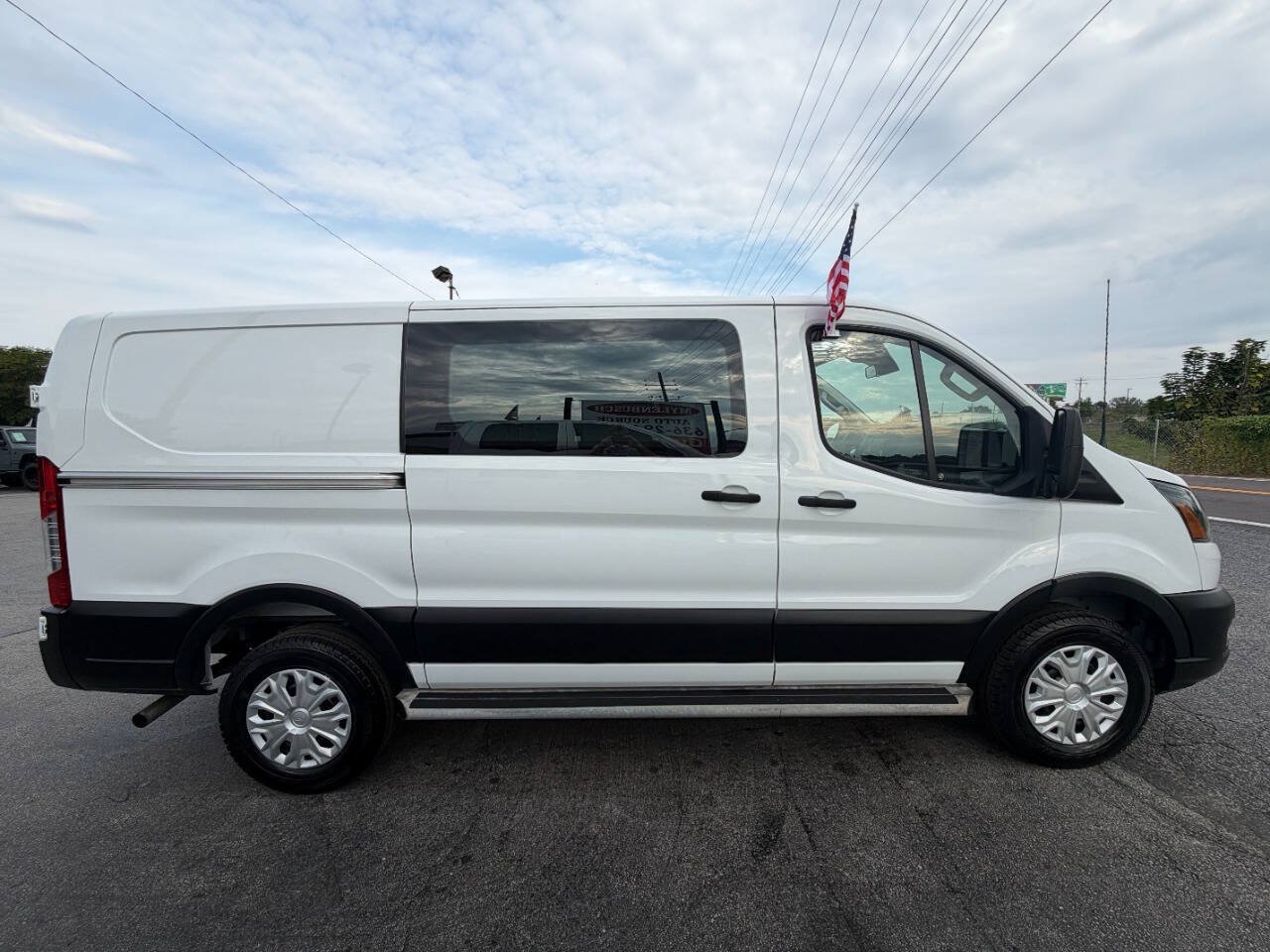 Used 2025 Ford Transit 250 Low Roof w/ Exterior Upgrade Package RWD image 5