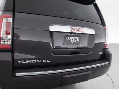 Used 2018 GMC Yukon XL Denali w/ Denali Ultimate Package AWD/4WD image 17