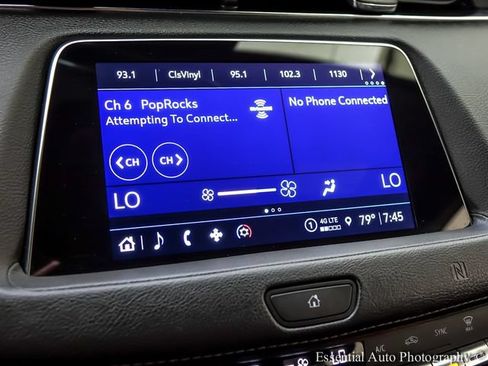Used 2021 Cadillac XT4 Premium Luxury w/ Cold Weather Package FWD image 14