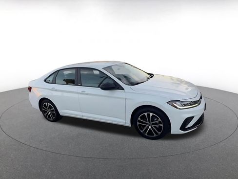 Used 2025 Volkswagen Jetta Sport image 2