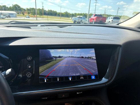 Used 2021 Buick Envision Essence w/ Technology Package I image 22