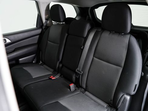 Used 2019 Nissan Pathfinder SV AWD/4WD image 26