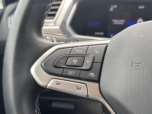 Certified 2022 Volkswagen Tiguan SE w/ Panoramic Sunroof Package FWD image 31