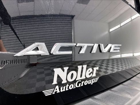 Used 2025 Ford Explorer Active w/ Active Comfort Package AWD/4WD image 8