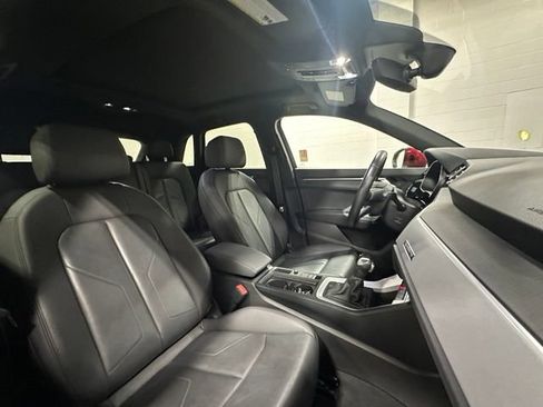 Used 2021 Audi Q3 2.0T Premium w/ Convenience Package AWD/4WD image 16