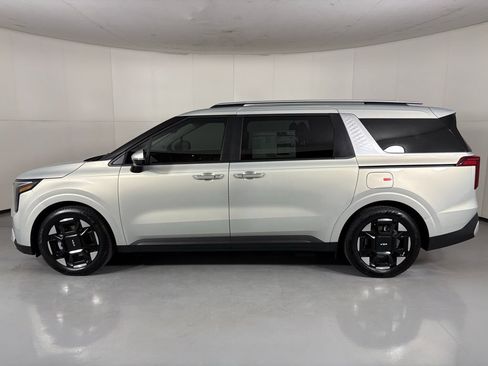 New 2026 Kia Carnival EX FWD image 5