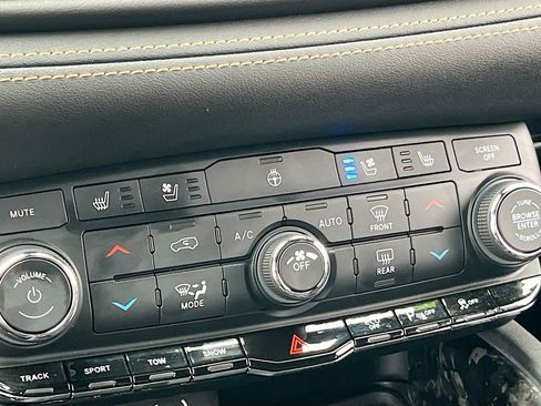 Certified 2025 Dodge Durango R/T image 20