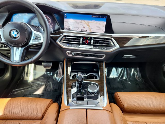 Used 2019 BMW X5 xDrive50i w/ M Sport Package AWD/4WD image 14