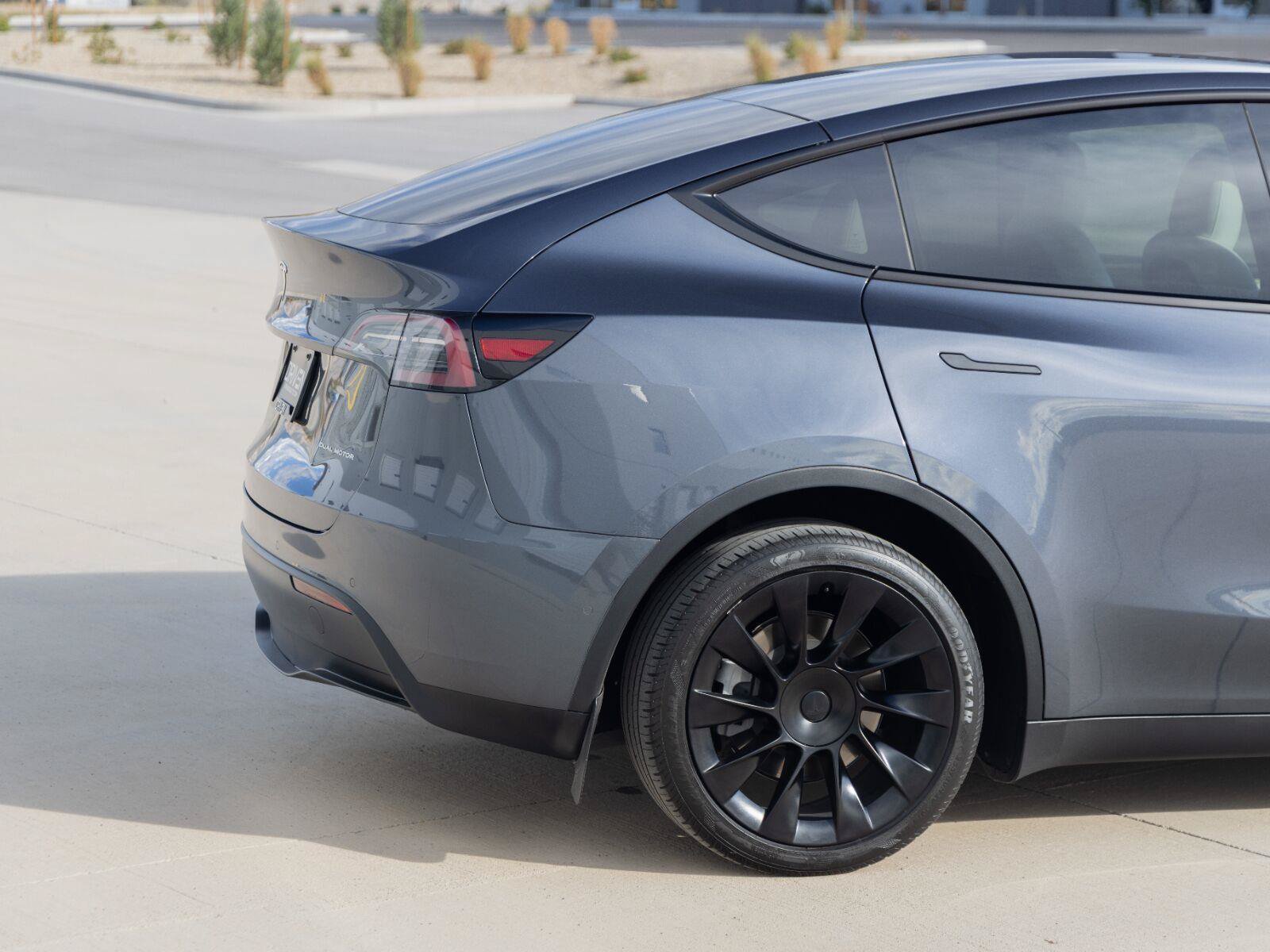 Used 2022 Tesla Model Y Long Range AWD/4WD image 9