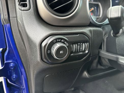 Used 2020 Jeep Wrangler Sport image 14