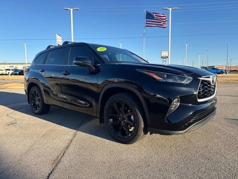 Used 2024 Toyota Highlander LE image 9