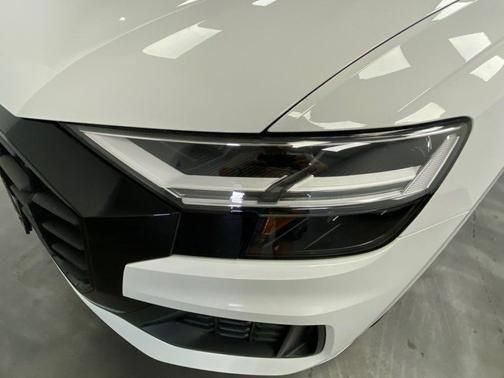 Used 2022 Audi Q8 Premium AWD/4WD image 11