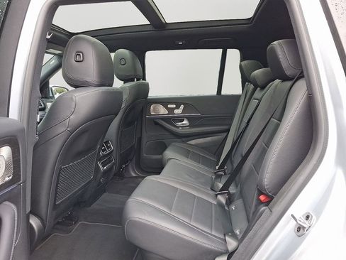 Used 2022 Mercedes-Benz GLS 450 4MATIC image 10