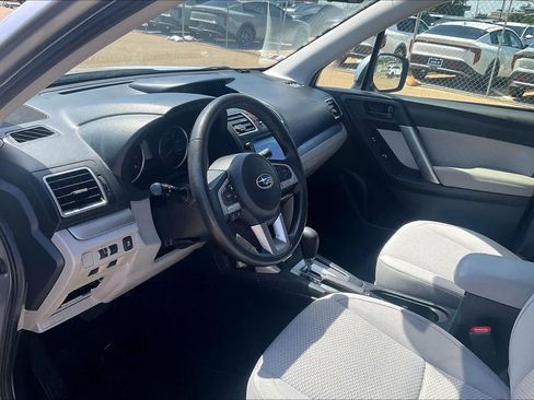 Used 2018 Subaru Forester 2.5i Premium w/ All-Weather Package AWD/4WD image 2