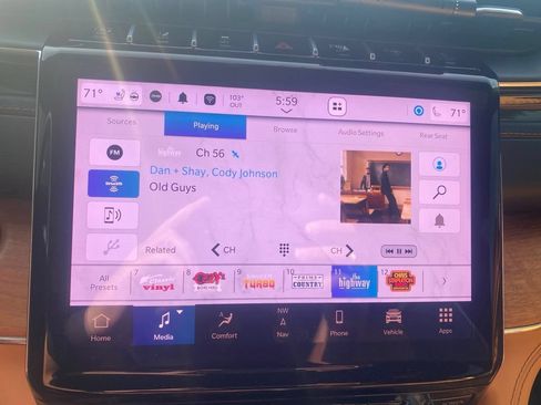 Used 2025 Jeep Grand Cherokee L Summit AWD/4WD image 10