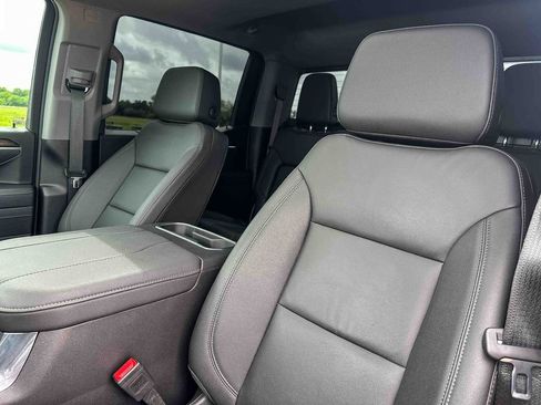 Used 2025 Chevrolet Silverado 1500 LT Trail Boss w/ Convenience Package II image 14