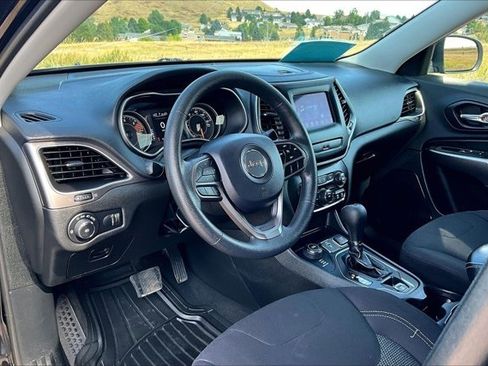 Used 2019 Jeep Cherokee Latitude w/ Popular Appearance Group AWD/4WD image 17