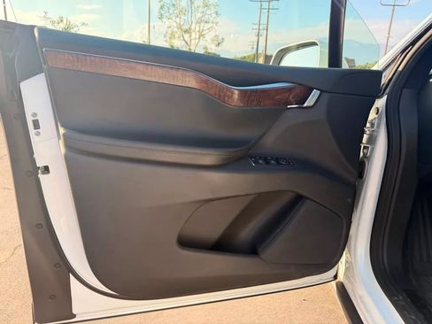 Used 2018 Tesla Model X 100D AWD/4WD image 9