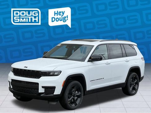 New 2025 Jeep Grand Cherokee L Altitude AWD/4WD image 2