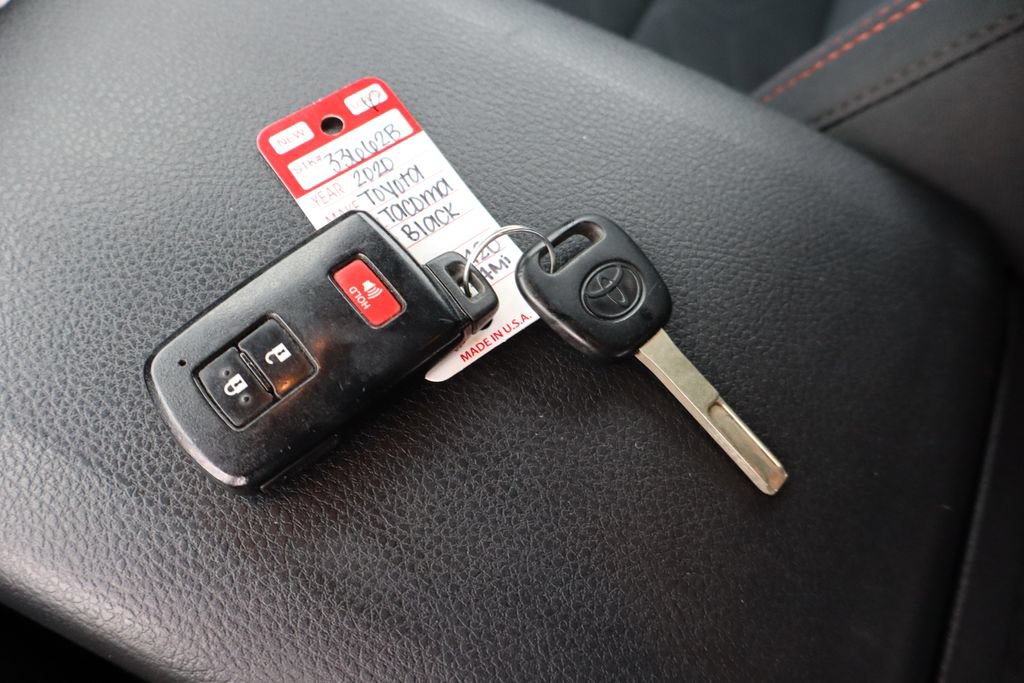 Used 2020 Toyota Tacoma TRD Off-Road AWD/4WD image 35