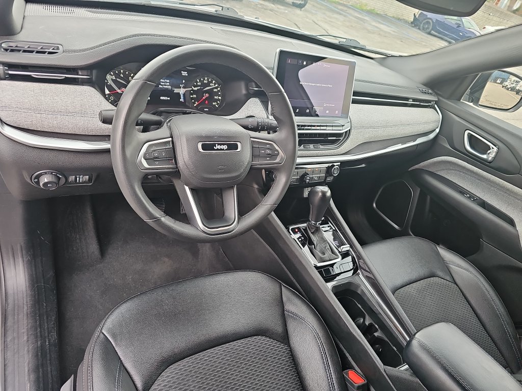 Used 2024 Jeep Compass Latitude AWD/4WD image 15