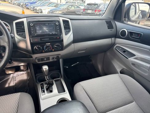 Used 2015 Toyota Tacoma PreRunner w/ SR5 Package image 34