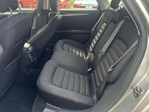 Used 2013 Ford Fusion SE FWD image 11
