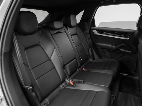 New 2025 Porsche Cayenne E-Hybrid image 97