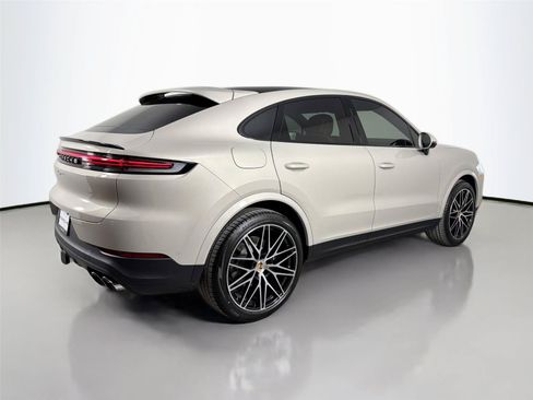 Certified 2026 Porsche Cayenne Coupe AWD/4WD image 7