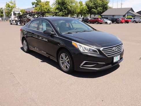 Used 2017 Hyundai Sonata SE FWD image 3