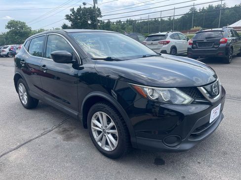Used 2019 Nissan Rogue Sport S w/ Appearance Package AWD/4WD image 3