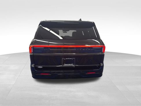 Used 2025 Lincoln Navigator L Reserve AWD/4WD image 4