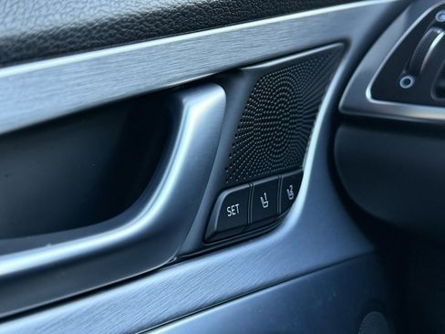 Used 2019 Genesis G70 2.0T Advanced w/ Dynamic Package image 30