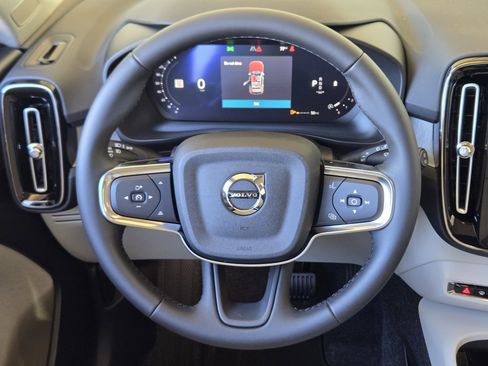 New 2026 Volvo XC40 B5 Ultra w/ Protection Package Premier image 28