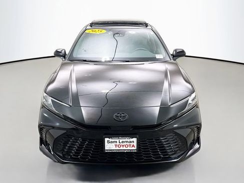 Used 2025 Toyota Camry XSE FWD image 2